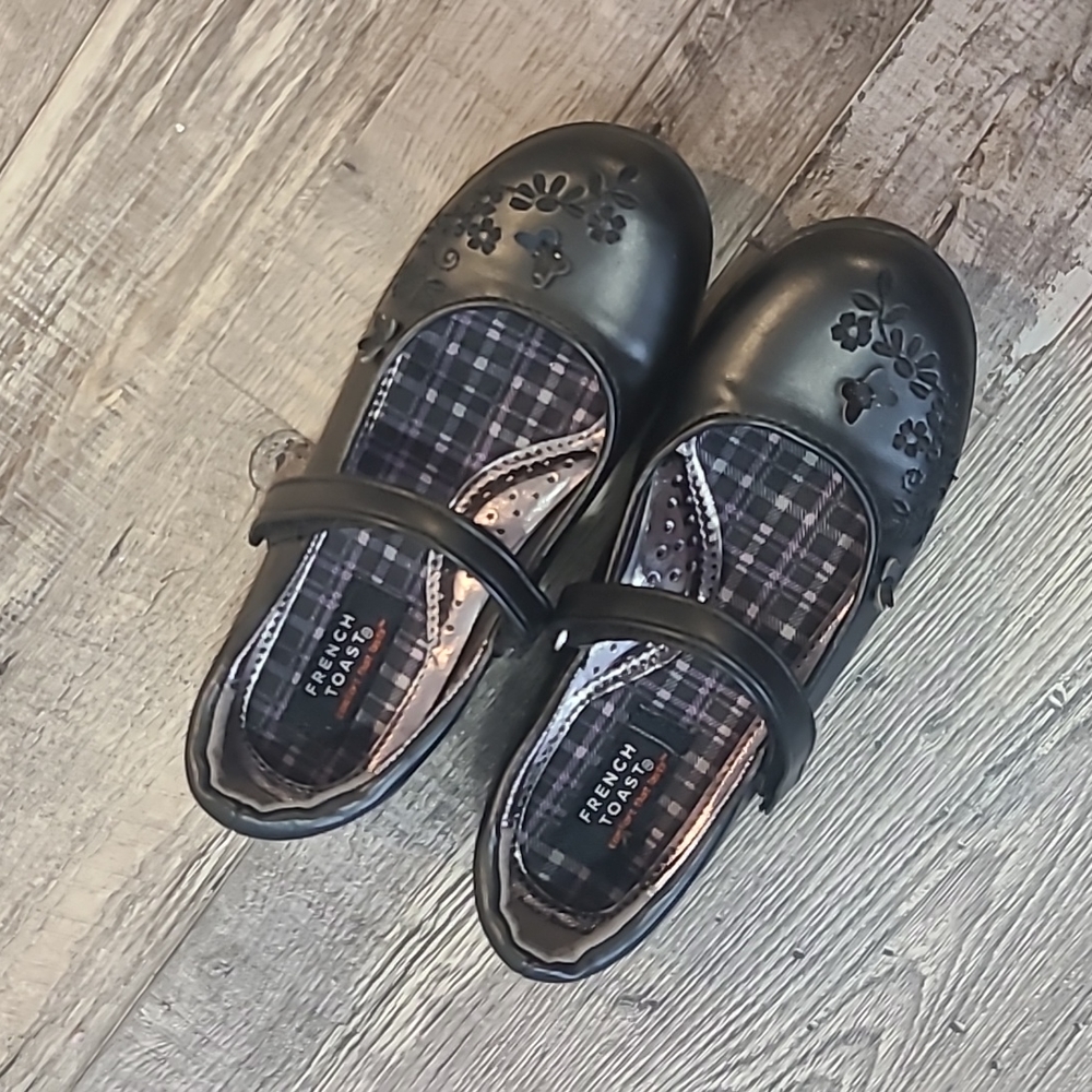 French Toast Flats size 13